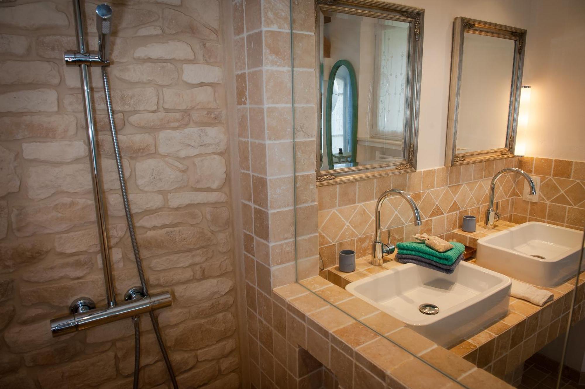 Bed and Breakfast Les 4 Elements Tourrettes-sur-Loup Pokój zdjęcie
