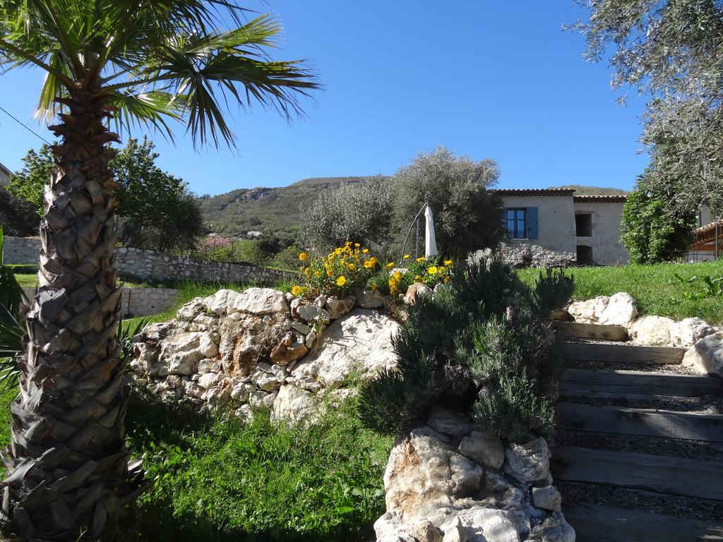 Bed and Breakfast Les 4 Elements Tourrettes-sur-Loup Zewnętrze zdjęcie