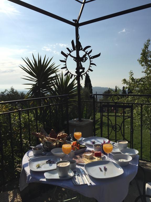 Bed and Breakfast Les 4 Elements Tourrettes-sur-Loup Zewnętrze zdjęcie